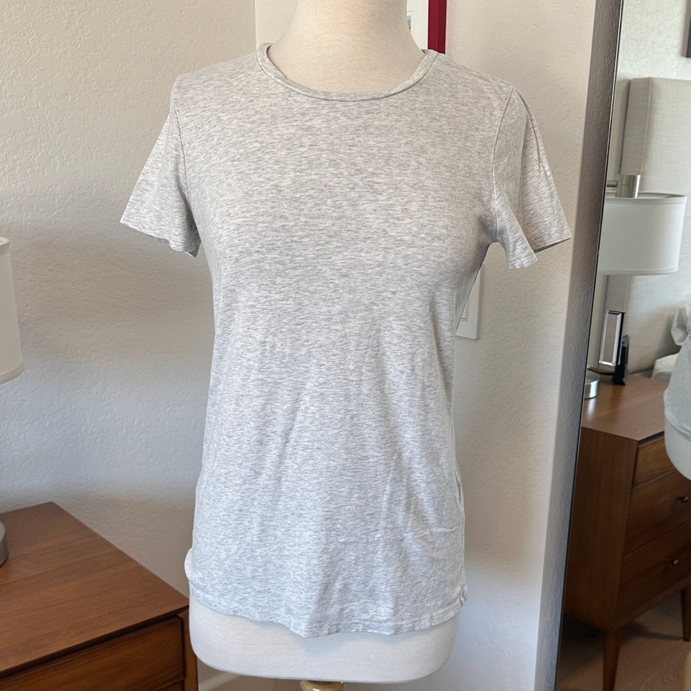 Banana Republic Women's Heather Gray Short Sleeve Crewneck Tee